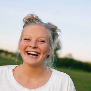 Meet your Posher, Mia